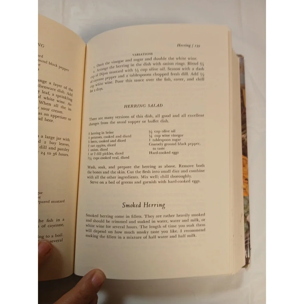 James Beard's New Fish Cookery‎ 1976 - HC/DJ - Little, Brown & Co.